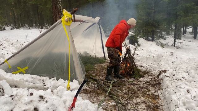 24 часа в зимнему лесу. Озеро Баженовка. Зимний поход с ночевкой. смотреть онлайн