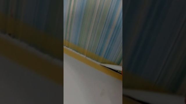 Стык ванной и плитки силиконовым герметиком #своимируками #ремонт #врек #video #ремонтваннойкомнаты смотреть онлайн