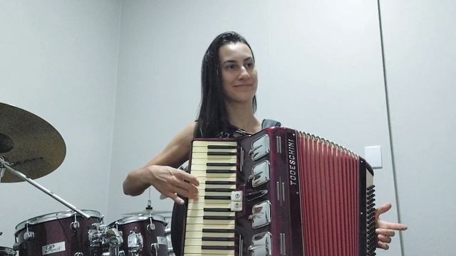Beijinho doce - Sanfona/acordeon | Rafaela Paz смотреть онлайн