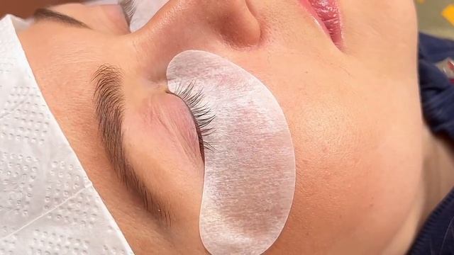 Изоляция нижних ресниц патчем и скотчем: секреты и техники наращивания от эксперта. смотреть онлайн