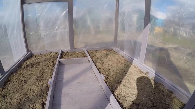 Теплица 2 на 2 и её полезная площадь.Тёплые грядки внутри теплицы. смотреть онлайн