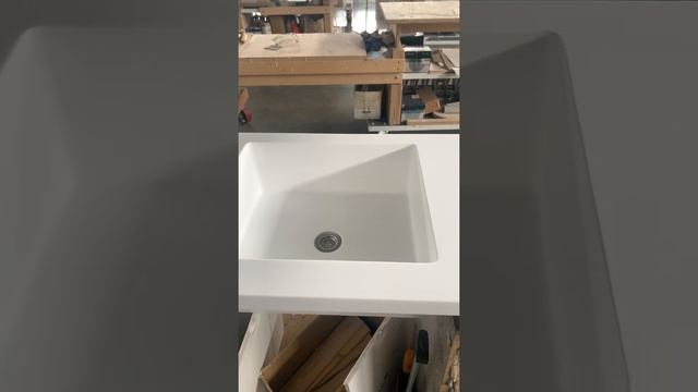 Odissey | Столешница для ванной комнаты из искусственного камня HANEX белый с глубокой мойкой. смотреть онлайн