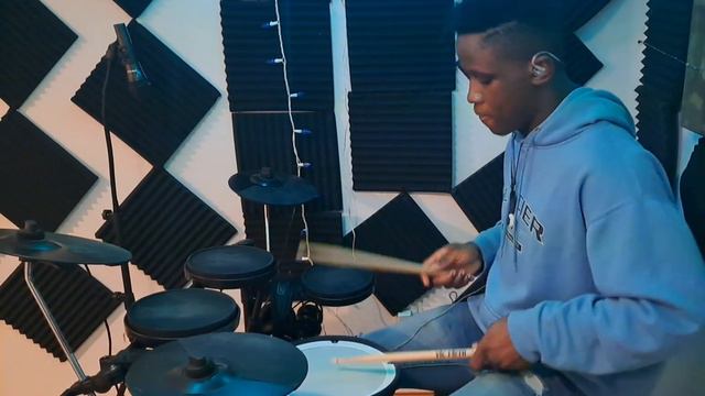 Donnie McClurkin - I Need You. Drum Cover By Lince Nal Drummer. смотреть онлайн
