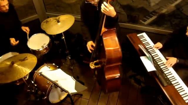 Whisper Not смотреть онлайн