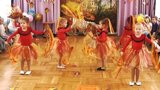 Осенний утренник . Танец "Листопад". Средняя группа детсада № 160 г. Одесса 2021 г. смотреть онлайн