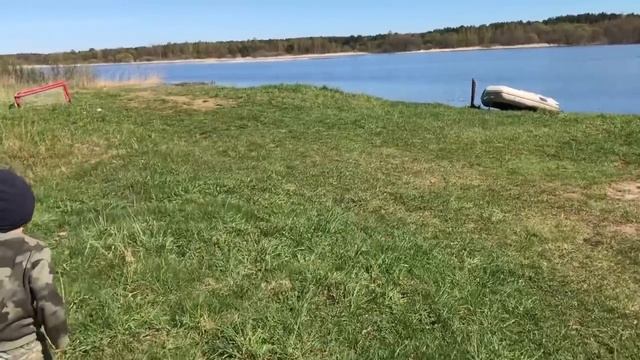 ДАВИД НА ДАЧЕ У ДРУЗЕЙ: ПОХОД НА РЫБАЛКУ смотреть онлайн