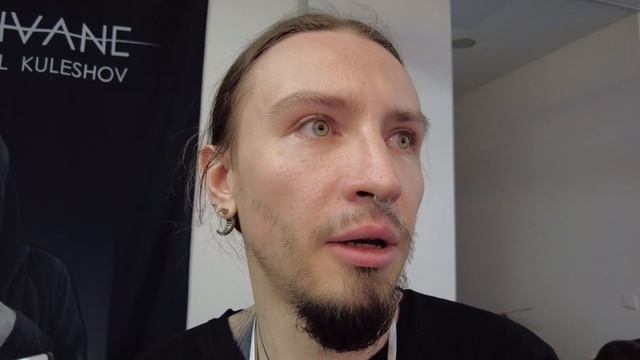 Конвенция в Москве, встреча с друзьями смотреть онлайн