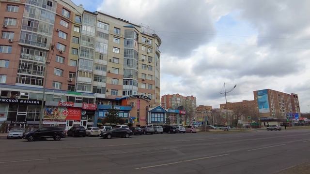 Прогулка по улице Кирова в Абакане. Апрель 2023 смотреть онлайн