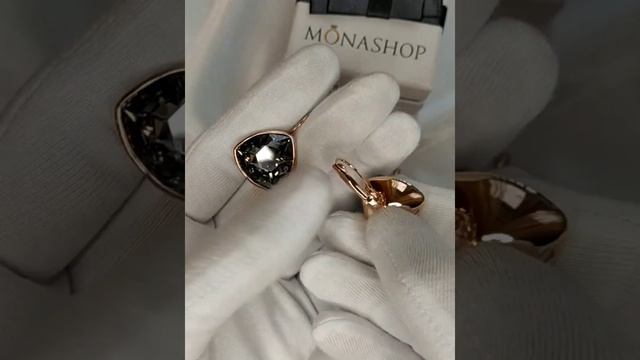 Серьги Треугольник с крупными серыми камнями (Артикул E031643308) смотреть онлайн