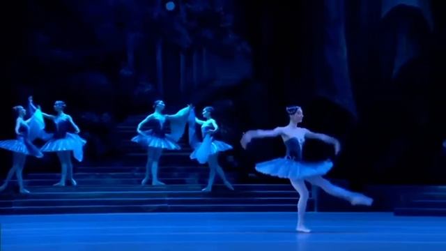 RAYMONDA - Valse Fantastique Variation #1 (Bolshoi Ballet) смотреть онлайн