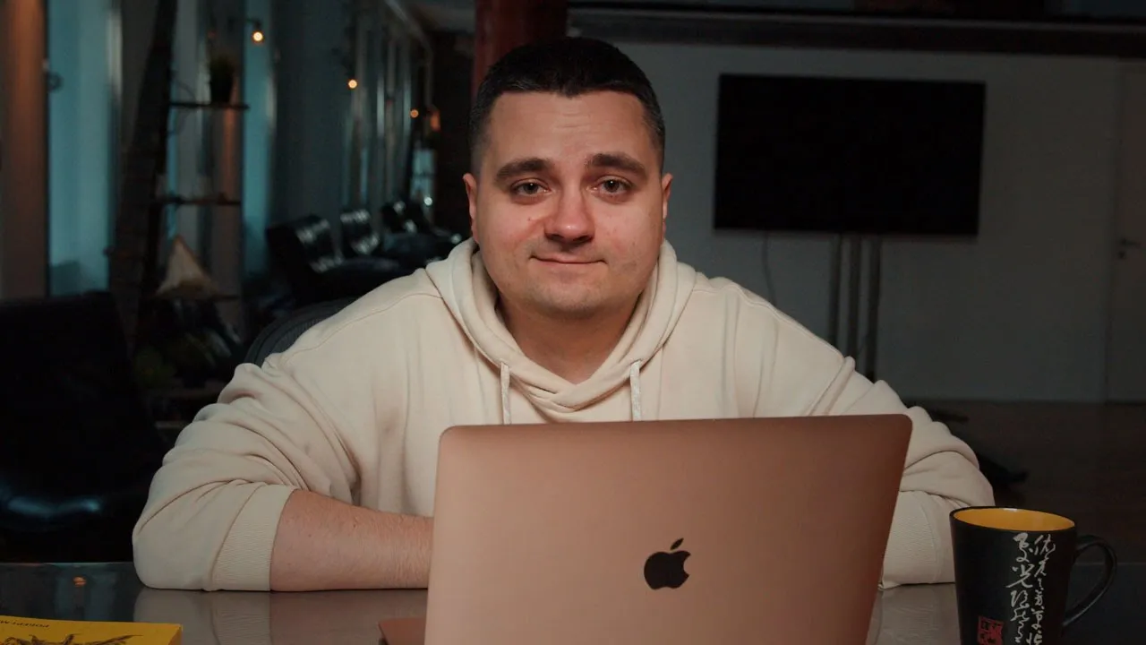 Сервисы в Poetry — дробим Python-проект по закрытым пакетам смотреть онлайн