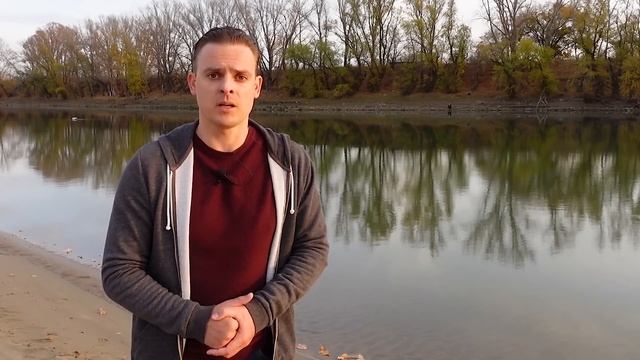 Что значит "возлежать у стола"? смотреть онлайн