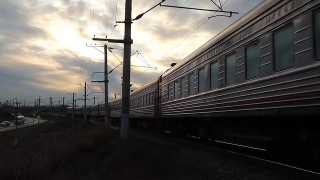 ЭП1М-496 с Пассажирским Поездом 346С Адлер - Нижневартовск смотреть онлайн