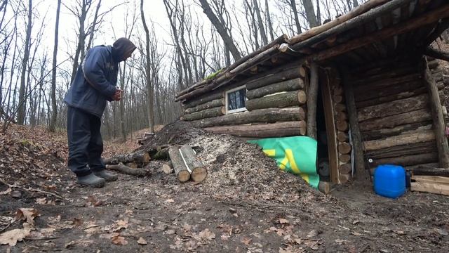 Землянка (часть 22). Панель улетела с крыши:( Установка окна.. смотреть онлайн