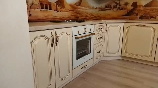 Видеоотчет установленной кухни в ст. Федоровская - МДФ эмаль + фрезеровка кантри + патина. КРД смотреть онлайн
