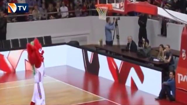 Выступление талисмана Локомотива-Кубани Зубастика смотреть онлайн