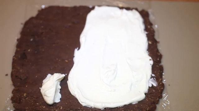 Десерт без выпечки. Рулет из печенья и творога без духовки смотреть онлайн