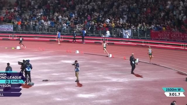 Faith Kipyegon Smashes WORLD RECORD In Women's 1500 Meters || 2023 Diamond League Florence смотреть онлайн
