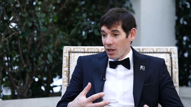 At The Oscars With Alex Honnold of Free Solo смотреть онлайн