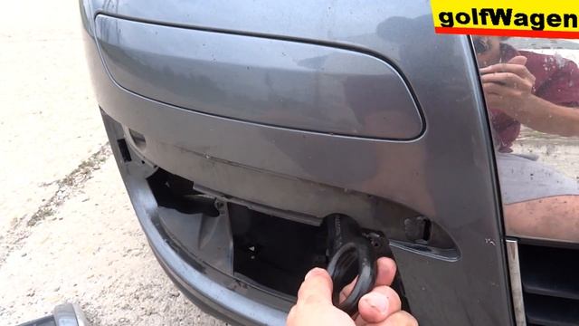 VW Golf 5 how to install tow hook /pull car with rope/ front-rear смотреть онлайн