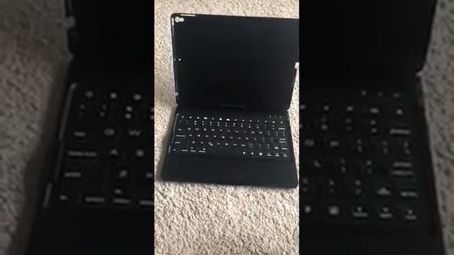 iPad Pro 10.5 Keyboard смотреть онлайн