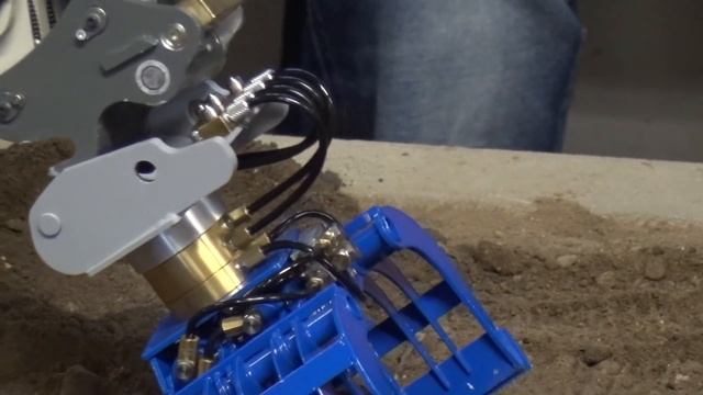 Liebherr 960 SME with Likufix quick coupler смотреть онлайн