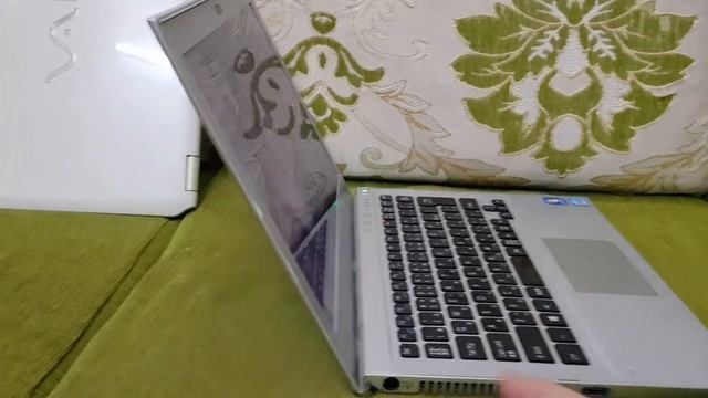 Sony Vaio SVT131B11N смотреть онлайн