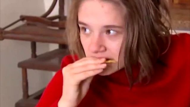 Мужчина увидел худое, бледное лицо в окне соседнего дома. Вы не поверите! смотреть онлайн