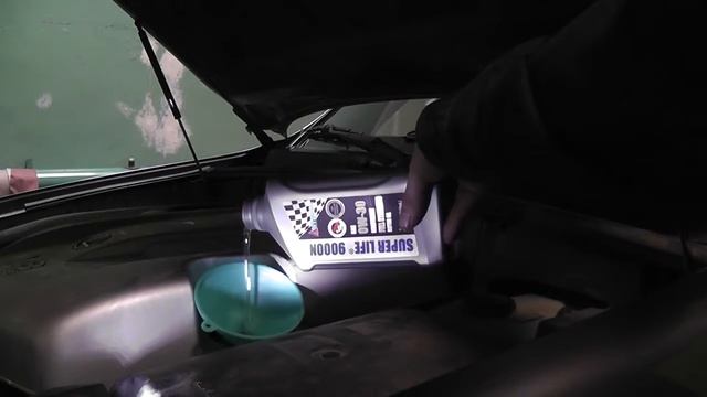 Замена масла в Lexus 470, Масло AMTECOL 9000 SN 0w 30 смотреть онлайн