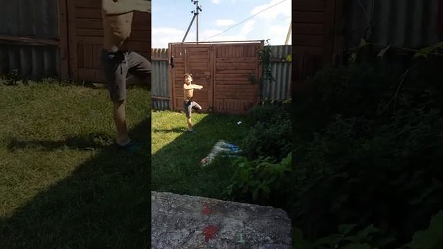 Боулинг на даче! Боулинг из бутылок своими руками!) смотреть онлайн