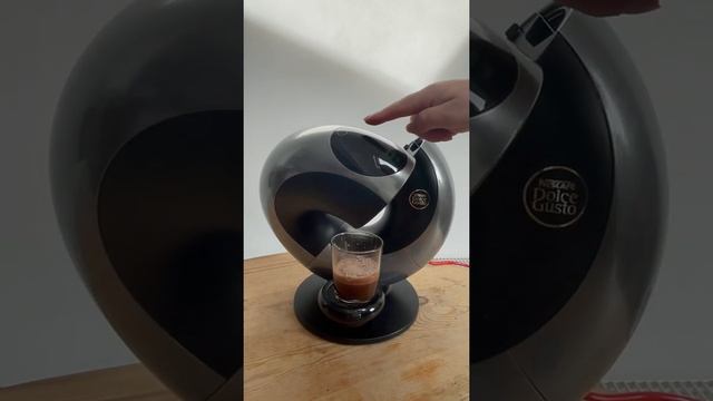 De'Longhi EDG736.S Eclipse Nescafé Dolce Gusto Coffee Machine- Silver/Black USED смотреть онлайн