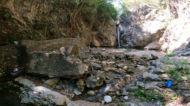 Como llegar hasta el Salto del Río Via | Azua | DO | Explorando rutas en moto. смотреть онлайн