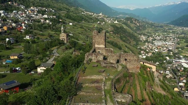 "Castel Grumello" by Drone (Montagna in Valtellina) - Italy [4K] смотреть онлайн