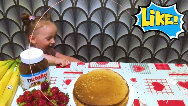 Как приготовить блины с супер-начинкой / How to Make Pancakes with Nutella, Strawberries and Banana смотреть онлайн
