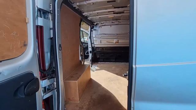 FM65NHN 2015 RENAULT TRAFIC SWB DIESEL SL27dCi 115 Sport Van смотреть онлайн