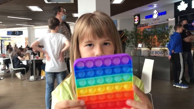 Новая игрушка у Николь (аутизм, зпр) смотреть онлайн