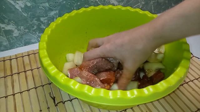Свиная лопатка гриль на шпажках! Ух - как вкусно! смотреть онлайн