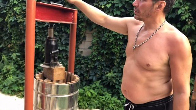 ЯблокоДробилка своими руками в действии смотреть онлайн