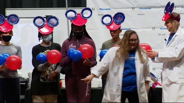 Olympian Katie Ledecky participates in STEM sessions at DC school смотреть онлайн