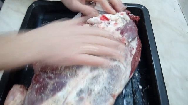Баранья нога в пиве. Бараний окорок. Запеченная баранья нога. смотреть онлайн