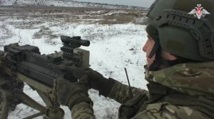 Обучение стрельбе из пулемёта КПВТ военнослужащих группировки войск «Восток»