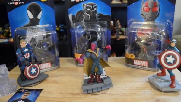 Disney Infinity 3.0 Marvel Vision Unboxing And Figure Review
