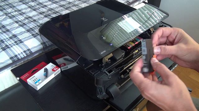 Canon Pixma MG printer/scanner: How to replace ink cartridges смотреть онлайн