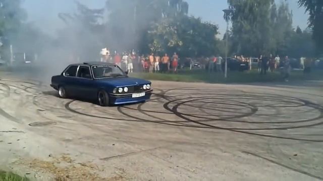 BMW E21 Sound | BMW E21 Drift Car | BMW E21 Review | BMW E21 Tuning | Best Of BWM E21 смотреть онлайн