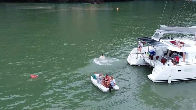 Аренда парусного катамарана Lagoon 400 на Пхукете. смотреть онлайн