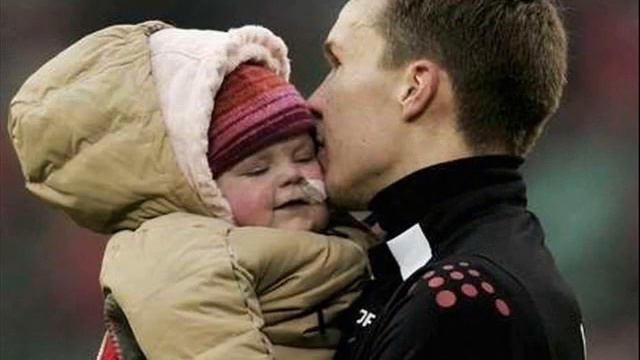 ROBERT ENKE Warum? R.I.P. 24.08.1977-10.11.2009 смотреть онлайн