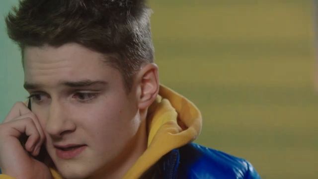 Социальный ролик. Детский телефон доверия. Мальчик и девочка..mp4 смотреть онлайн