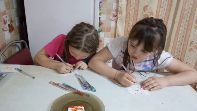 Челендж кто лучше нарисует тот это и получит/СестричкиTv смотреть онлайн