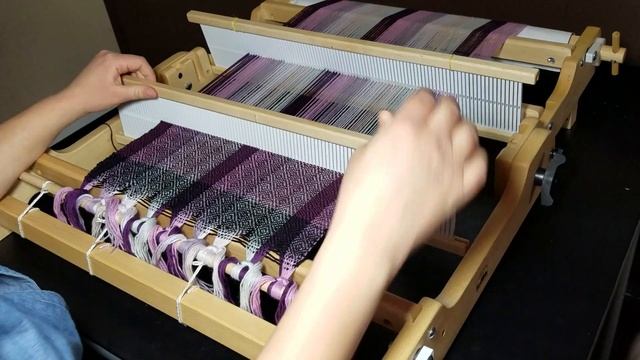 Diamond Twill Pattern for Rigid Heddle Loom weaving sequence video 6 of 6 смотреть онлайн