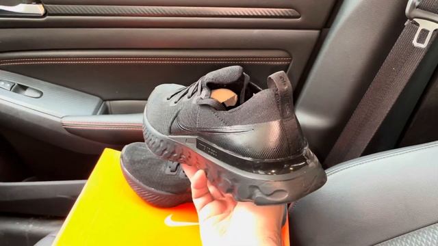 Nike React Infinity Run Flyknit Running Shoes смотреть онлайн